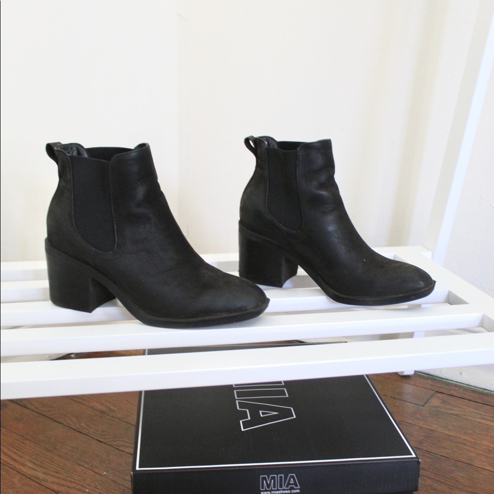 MIA Emeryson Chelsea Black Boots